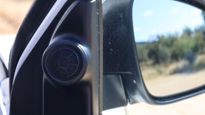 Toyota Hilux DC 2.8 6 Speakers