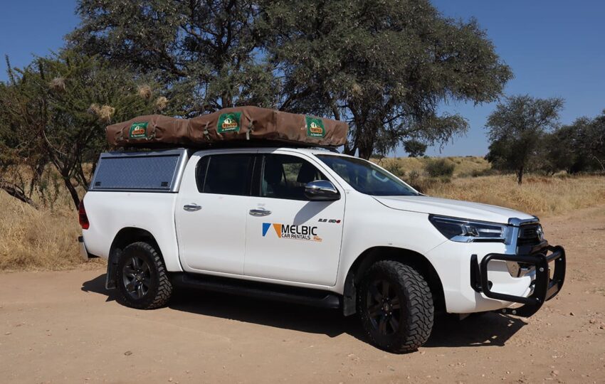 Melbic 4x4 Car Rentals Namibia Toyota Hilux DC 2.8 With Two Closed Tents