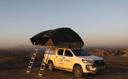 Melbic 4x4 Car Rental vehicle with rooftents during a sunset