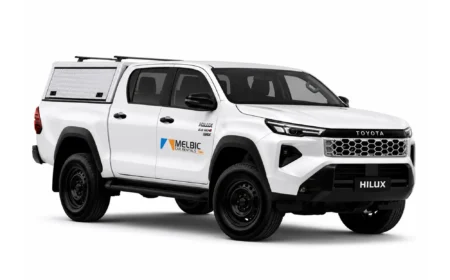Toyota Hilux Double Cab 2.8 SRX - Standard